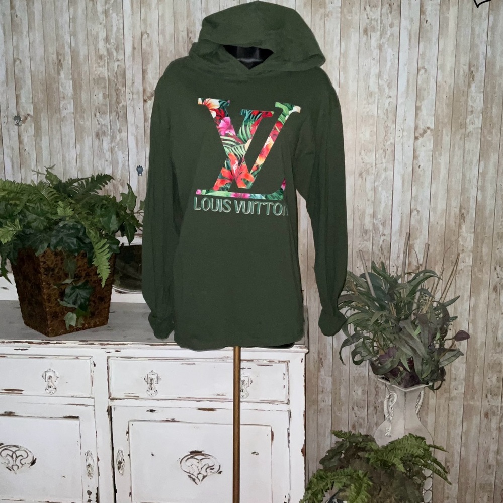 LV hoodie(not real)
